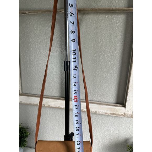 Universal Thread Crossbody Bag Womens Brown/Tan Purse Zip Closure Faux Suede - Picture 10 of 10